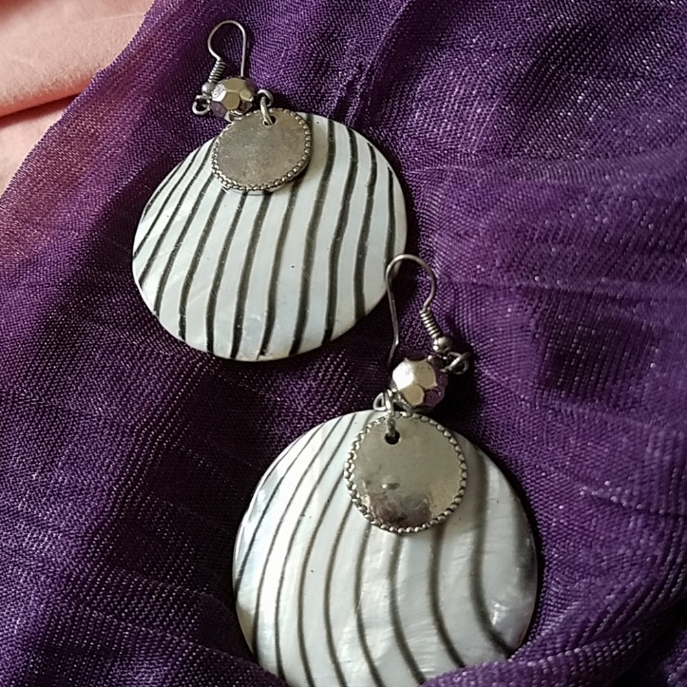 Bundle these Circle dangle earrings and SAVE!!
